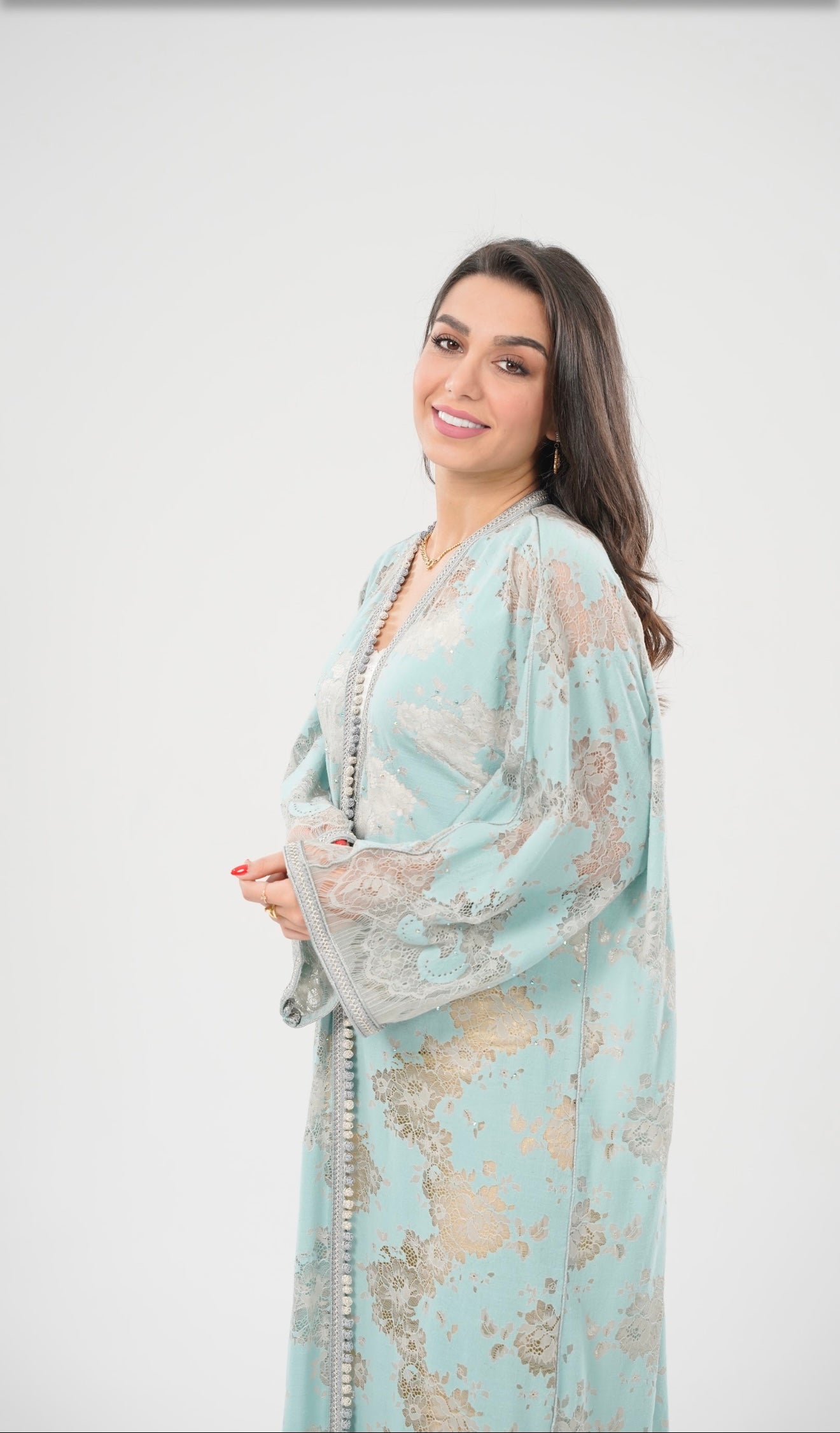 Dantel Abaya