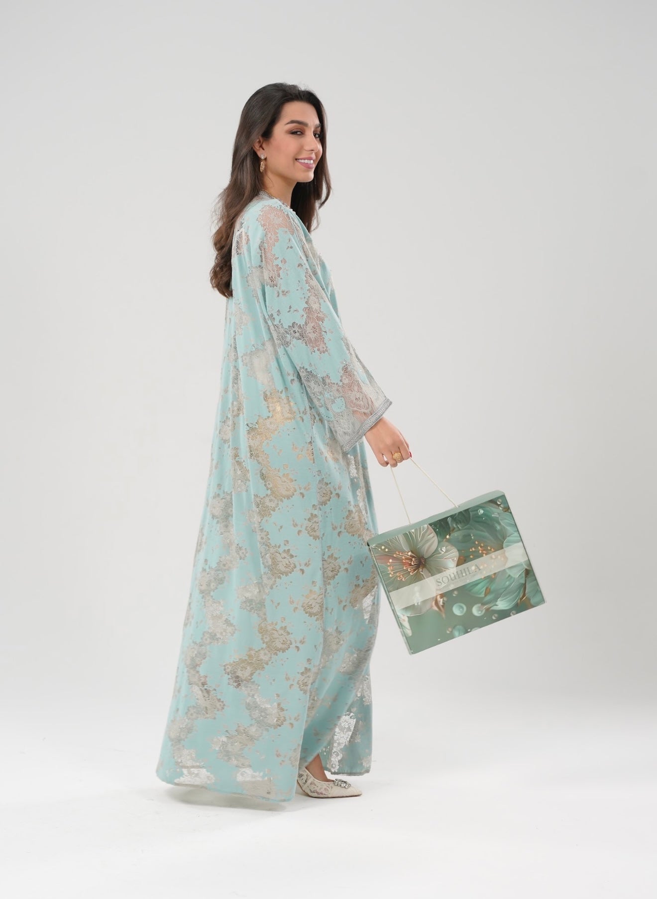 Dantel Abaya